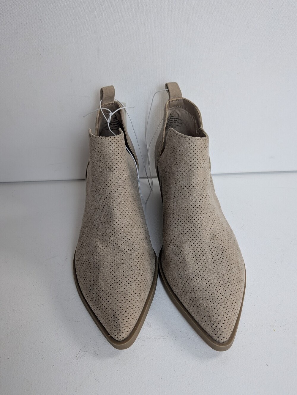New Universal Thread Women's Cari Slip-On Cut Out Ankle Bootie Taupe Size 9 Boho - Picture 7 of 7